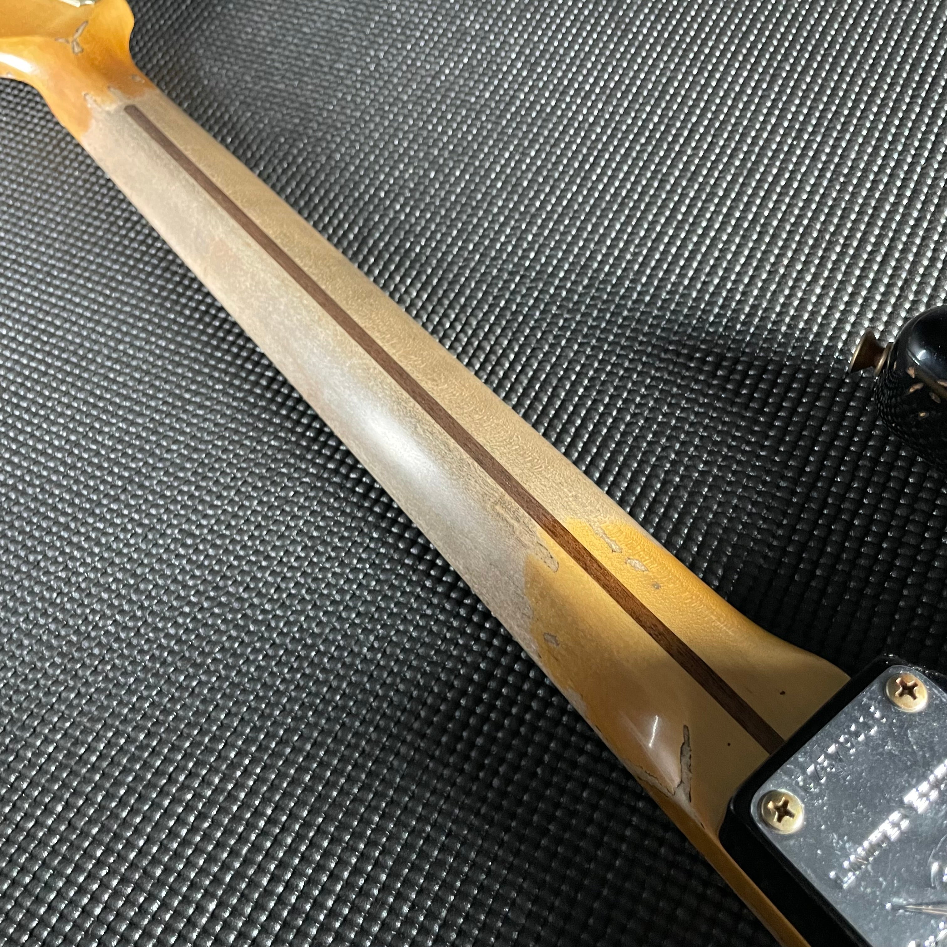 Fender Custom Shop LTD 1956 Stratocaster, Super Heavy Relic- Super Faded Aged 2-Tone Sunburst (7lbs 10oz) - Metronome Music Inc.