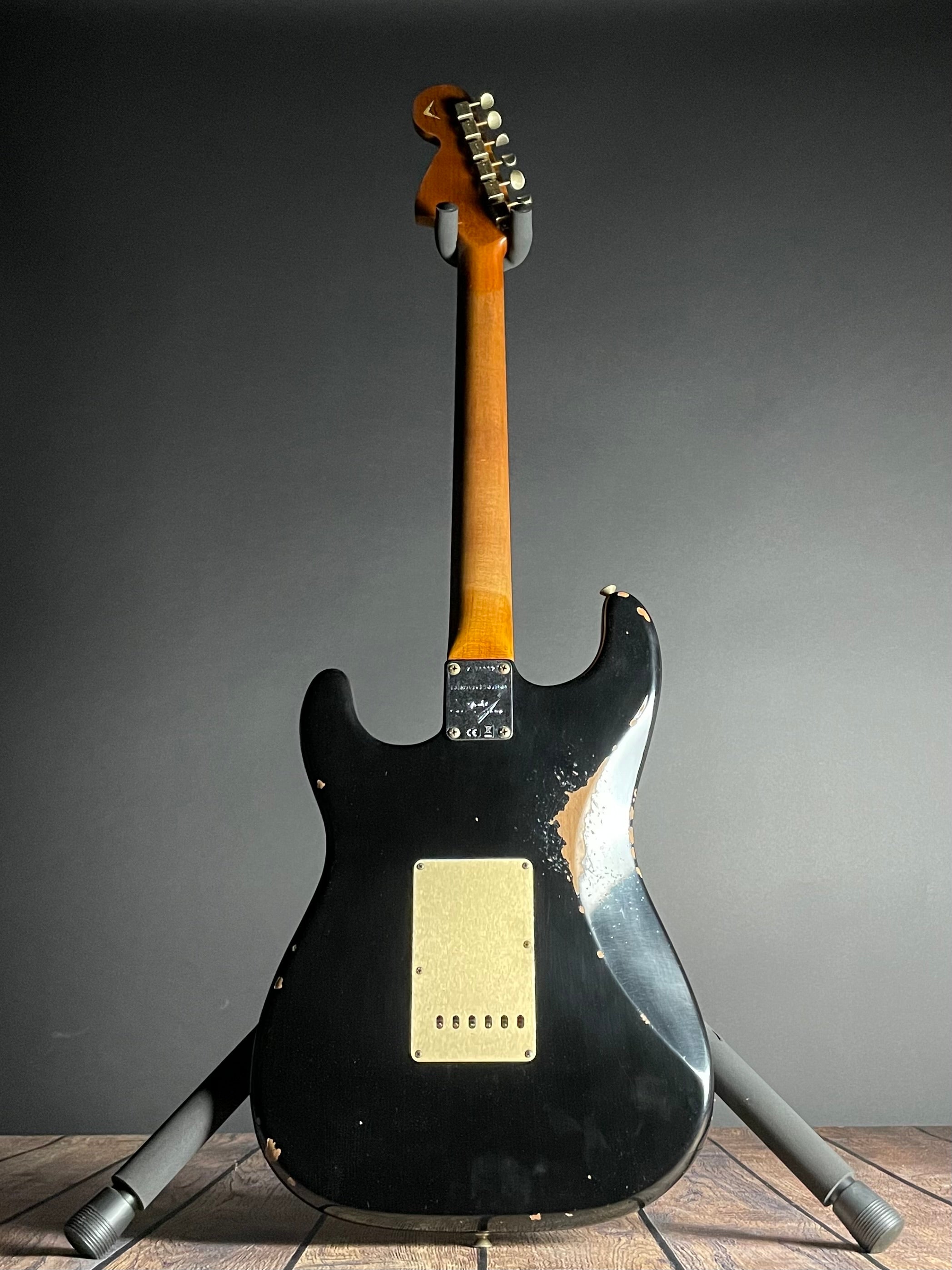 Fender Custom Shop LTD Roasted "Big Head" Stratocaster, Relic- Aged Black (7lbs 12oz) - Metronome Music Inc.