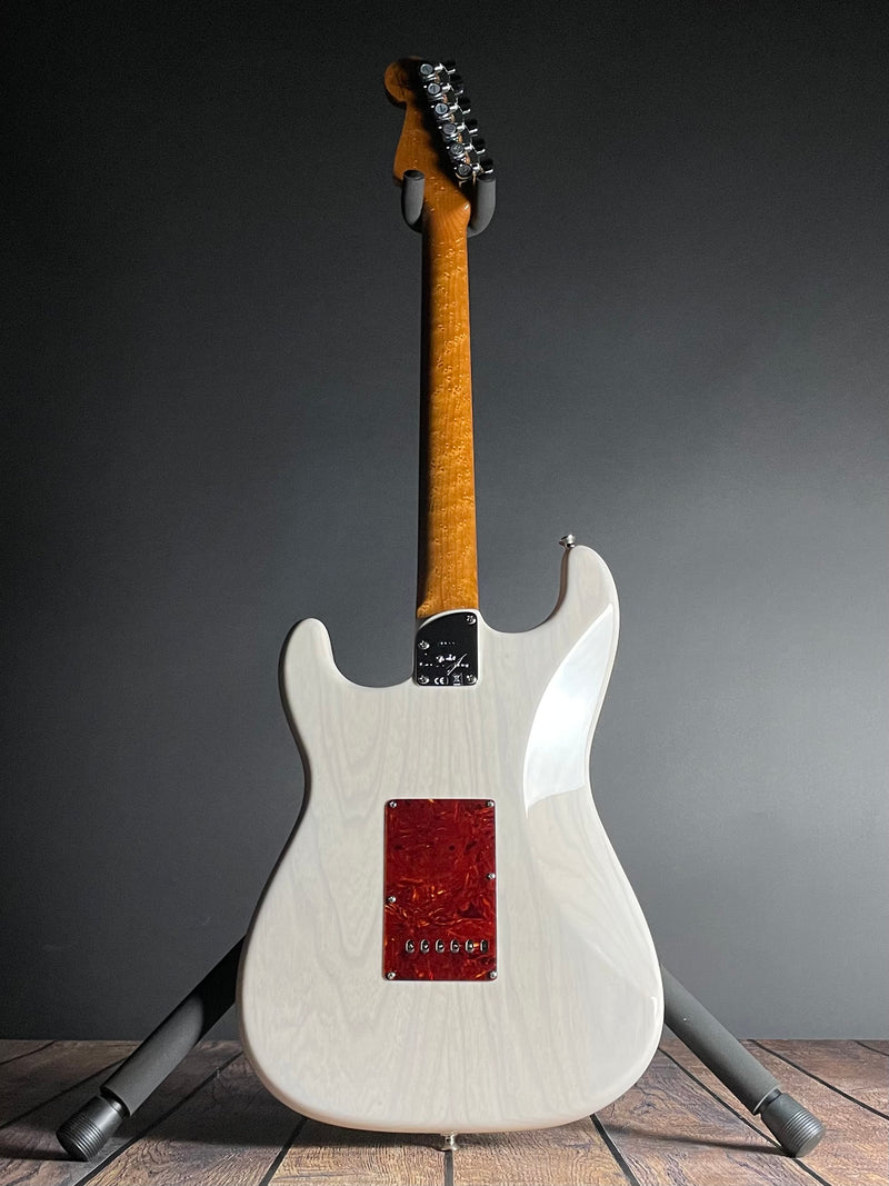 Fender Custom Shop American Custom Stratocaster, Rosewood, NOS- Aged White Blonde (SOLD) - Metronome Music Inc.
