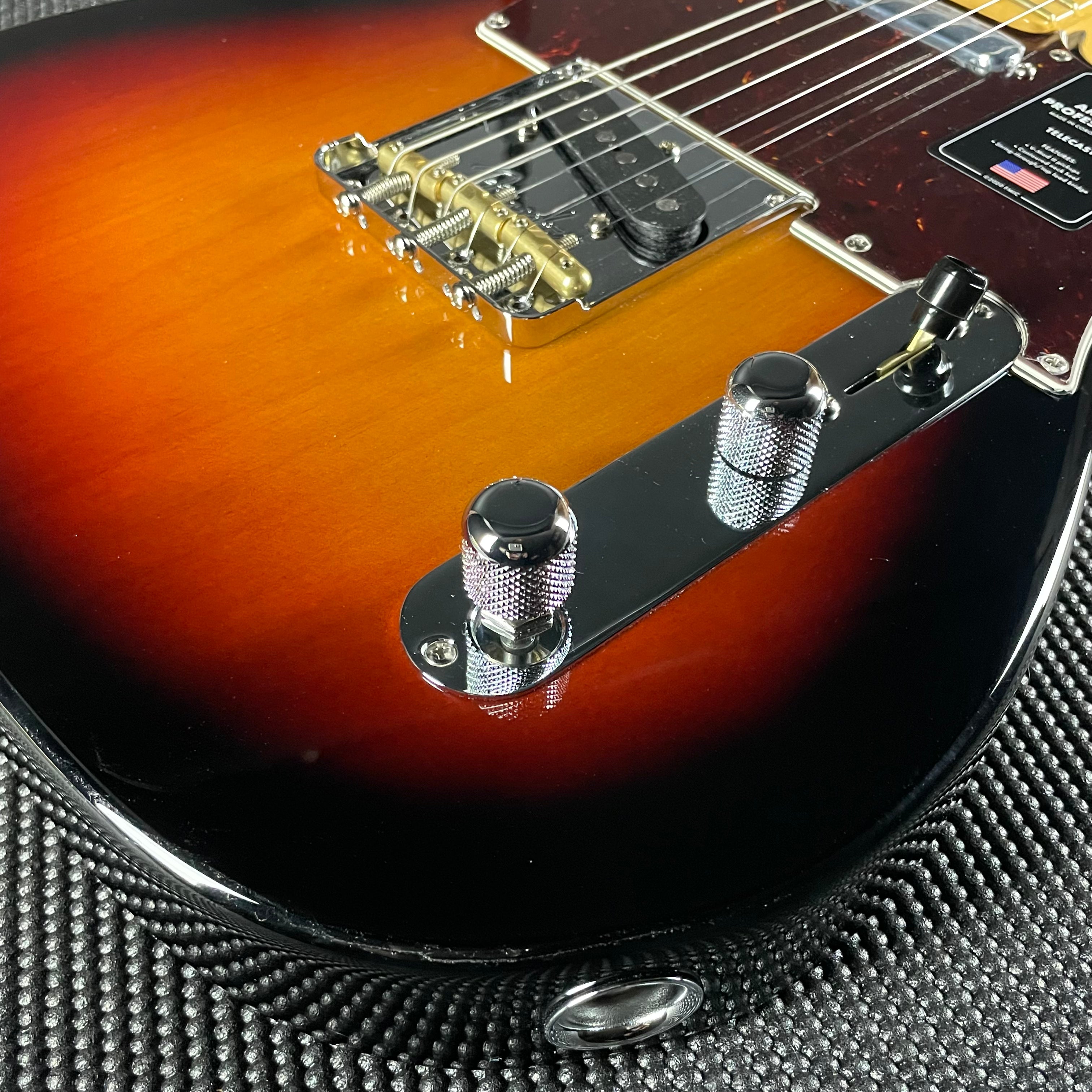 Fender American Professional II Telecaster, Maple Fingerboard- 3-Color Sunburst (US23034036) - Metronome Music Inc.