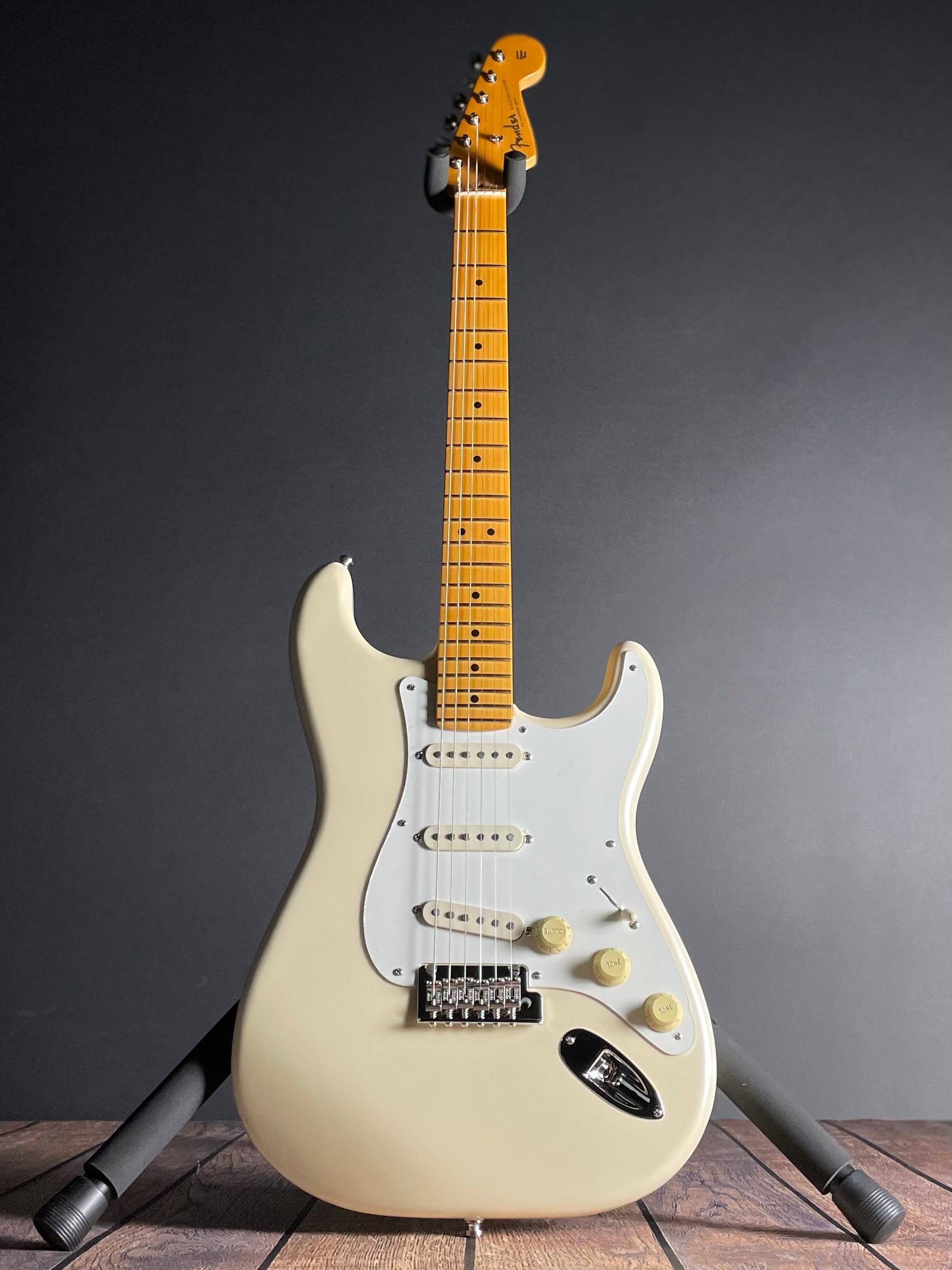 Fender Lincoln Brewster Stratocaster, Maple- Olympic Pearl (LB01260) - Metronome Music Inc.