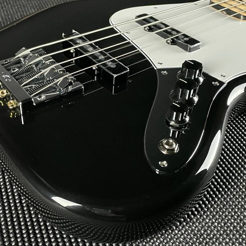 Fender Geddy Lee Jazz Bass, Maple Fingerboard- Black (MX23067479)