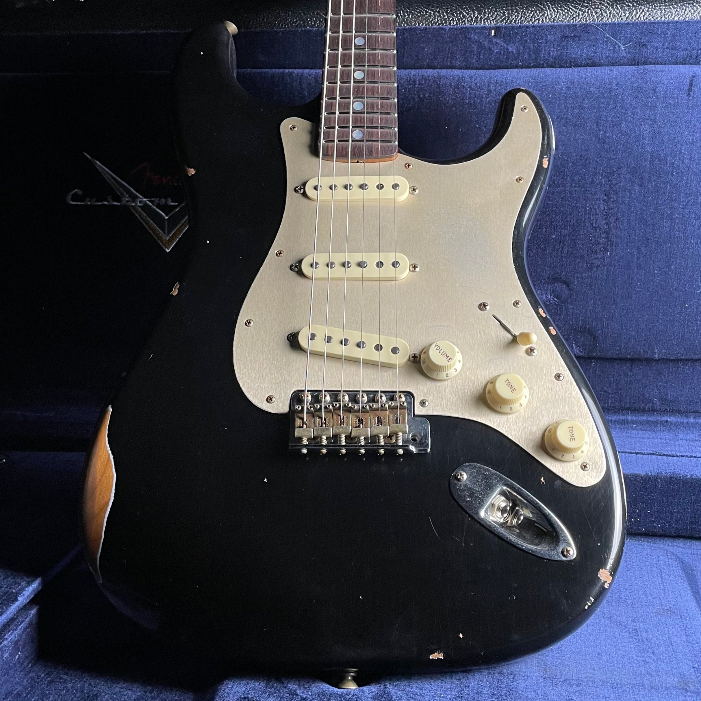 Fender Custom Shop LTD Roasted "Big Head" Stratocaster, Relic- Aged Black (7lbs 12oz) - Metronome Music Inc.