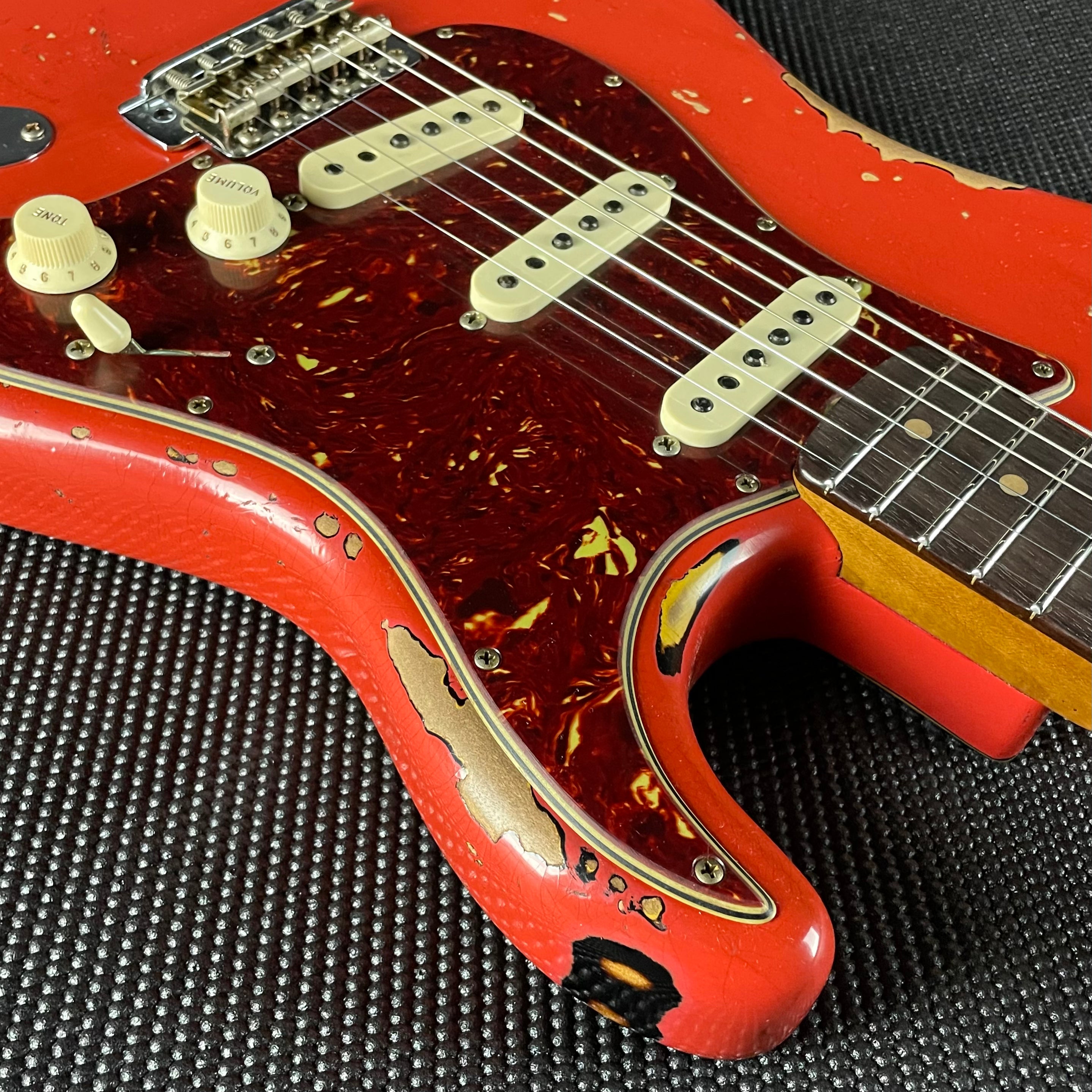 Fender Custom Shop LTD 1961 Stratocaster, Heavy Relic- Aged Fiesta Red over 3-Color Sunburst (7lbs 14oz) - Metronome Music Inc.