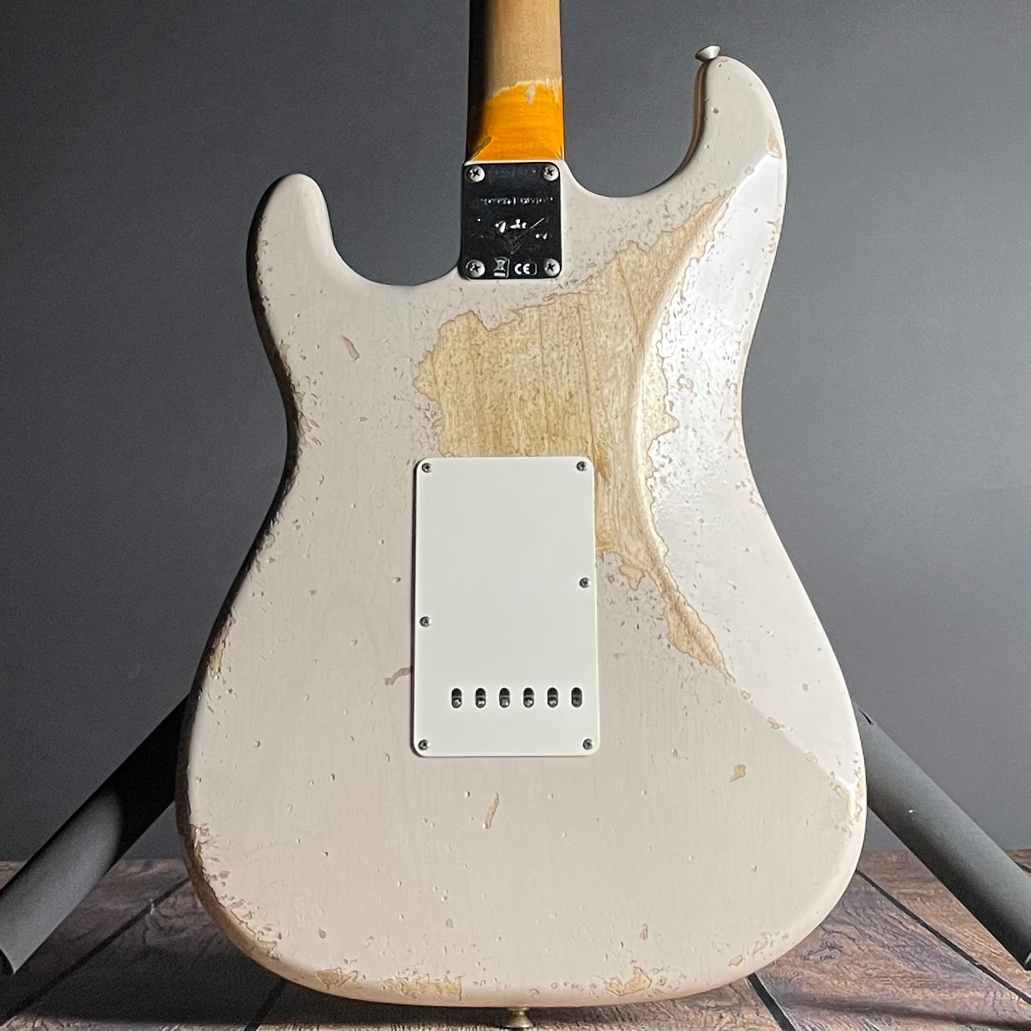 Fender Custom Shop LTD Red Hot Stratocaster, Super Heavy Relic- Aged Dirty White Blonde (7lbs 7oz) - Metronome Music Inc.