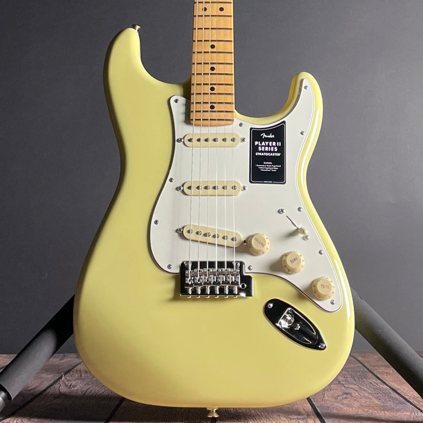 Fender Player II Stratocaster, Maple- Hialeah Yellow (7lbs 12oz)