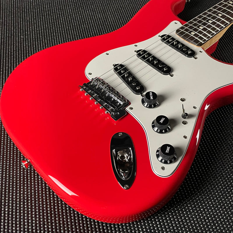 Fender Made in Japan Limited International Color Stratocaster, Rosewood Fingerboard- Morocco Red (JD23000359)