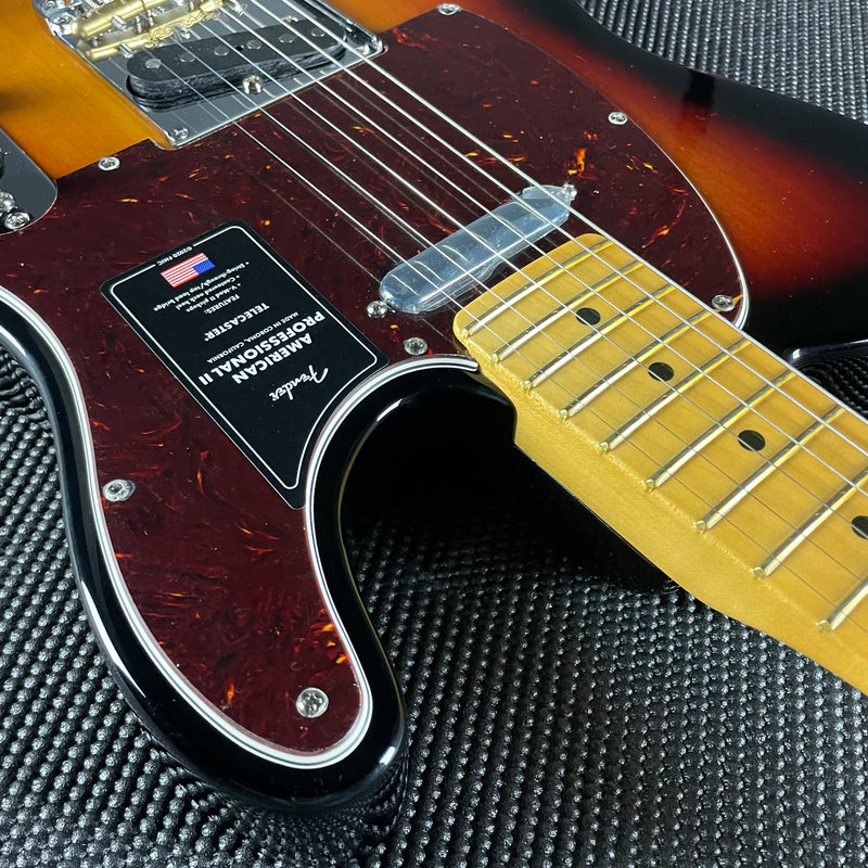 Fender American Professional II Telecaster, Maple Fingerboard- 3-Color Sunburst (US23034036)