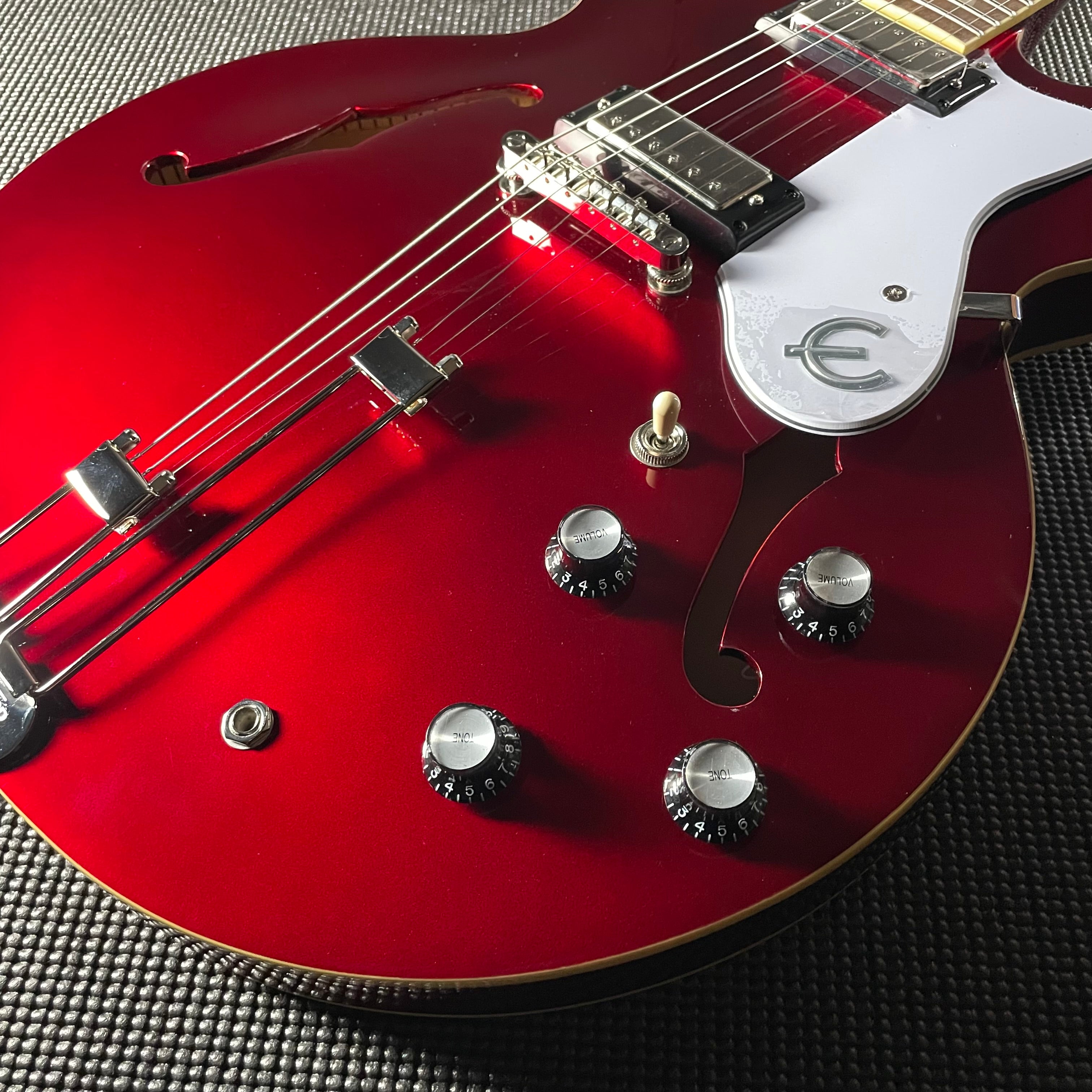 Epiphone Riviera w/Frequensator Tailpiece- Sparkling Burgundy (7lbs 13oz) - Metronome Music Inc.