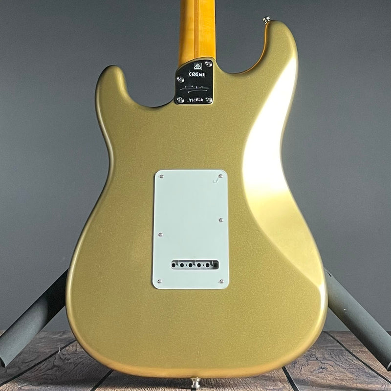 Fender Lincoln Brewster Stratocaster, Maple- Aztec Gold (LB01458) - Metronome Music Inc.