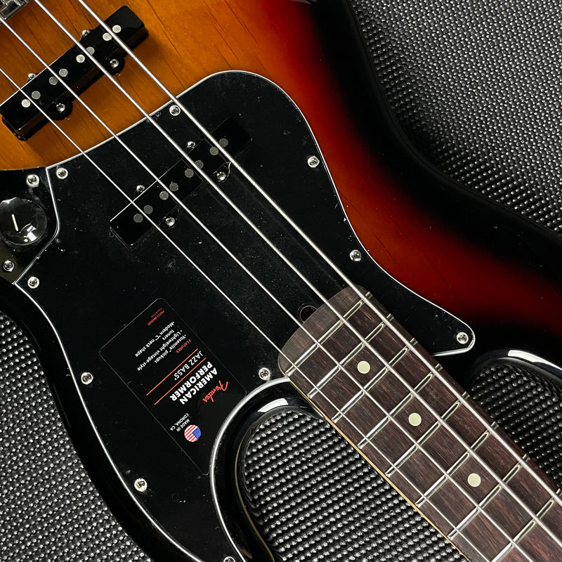 Fender American Performer Jazz Bass, Rosewood Fingerboard- 3-Color Sunburst (US23023185) - Metronome Music Inc.