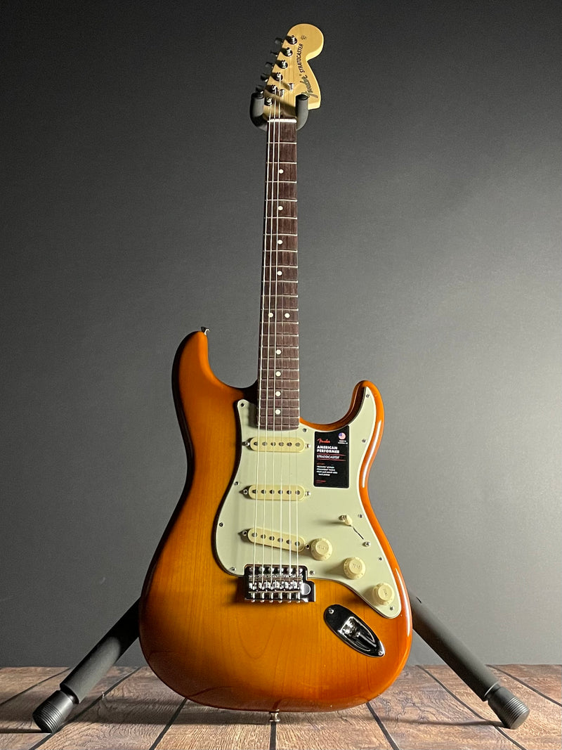 Fender American Performer Stratocaster, Rosewood- Honey Burst (US23071556) - Metronome Music Inc.