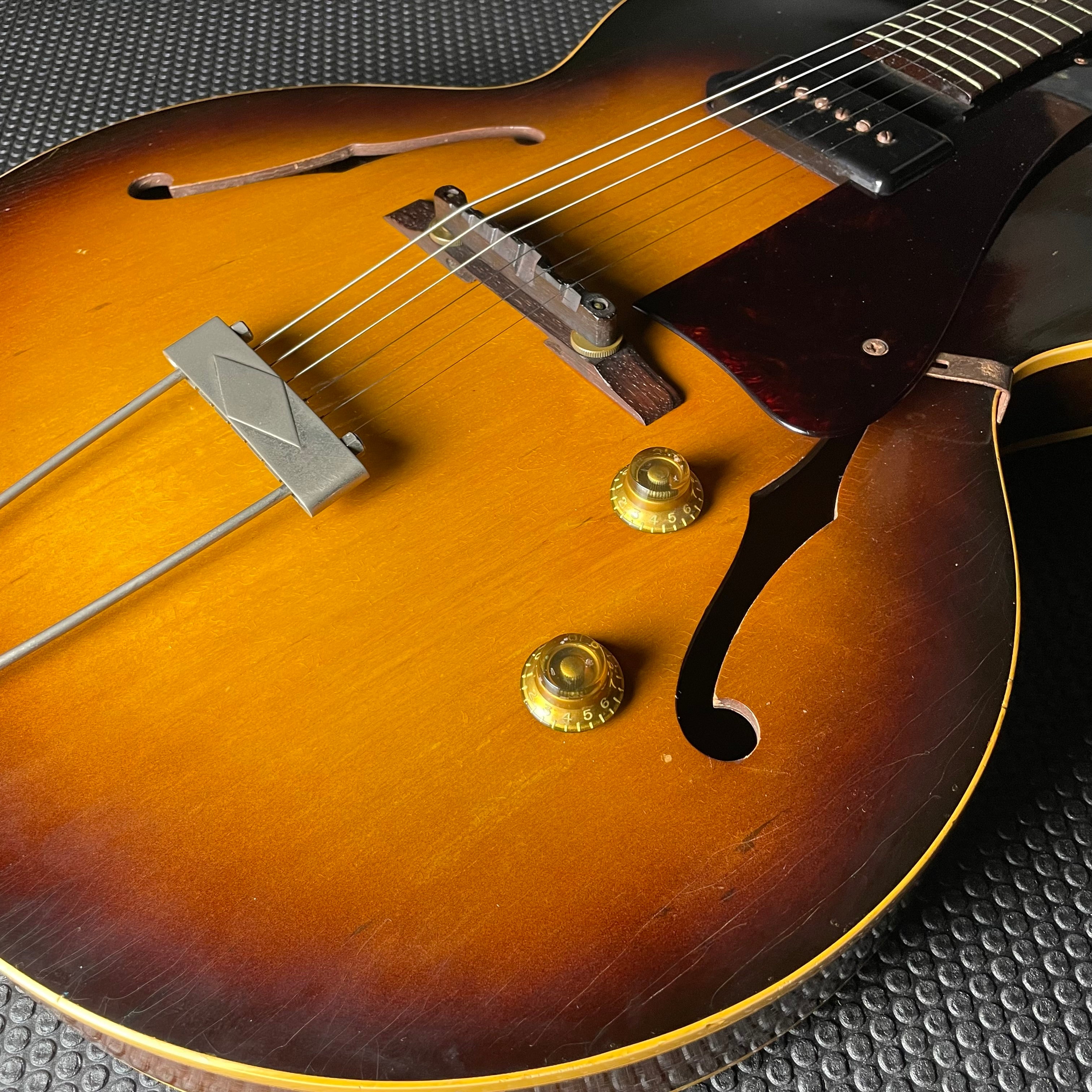 Gibson ES-125T Thinline, Hollow-Body (1957)