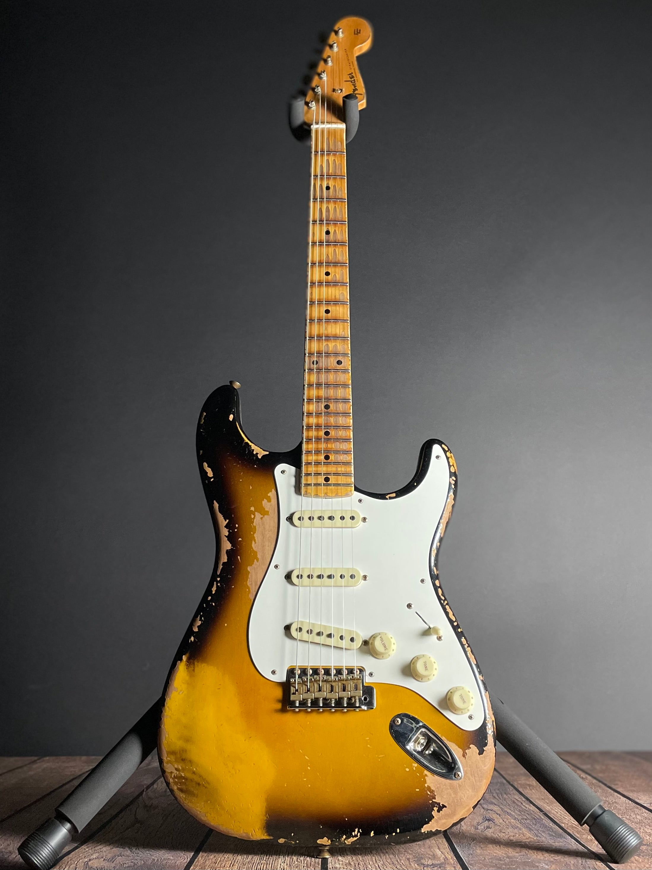 Fender Custom Shop LTD 1956 Stratocaster, Super Heavy Relic- Super Faded Aged 2-Tone Sunburst (7lbs 10oz) - Metronome Music Inc.