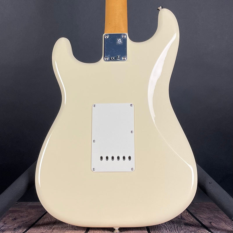 Fender Vintera II 60s Stratocaster, Rosewood Fingerboard- Olympic White (MX23078550) - Metronome Music Inc.