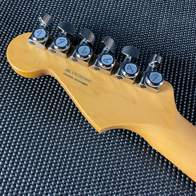 Fender American Ultra Stratocaster, Maple Fingerboard- Mocha Burst (US23024683)