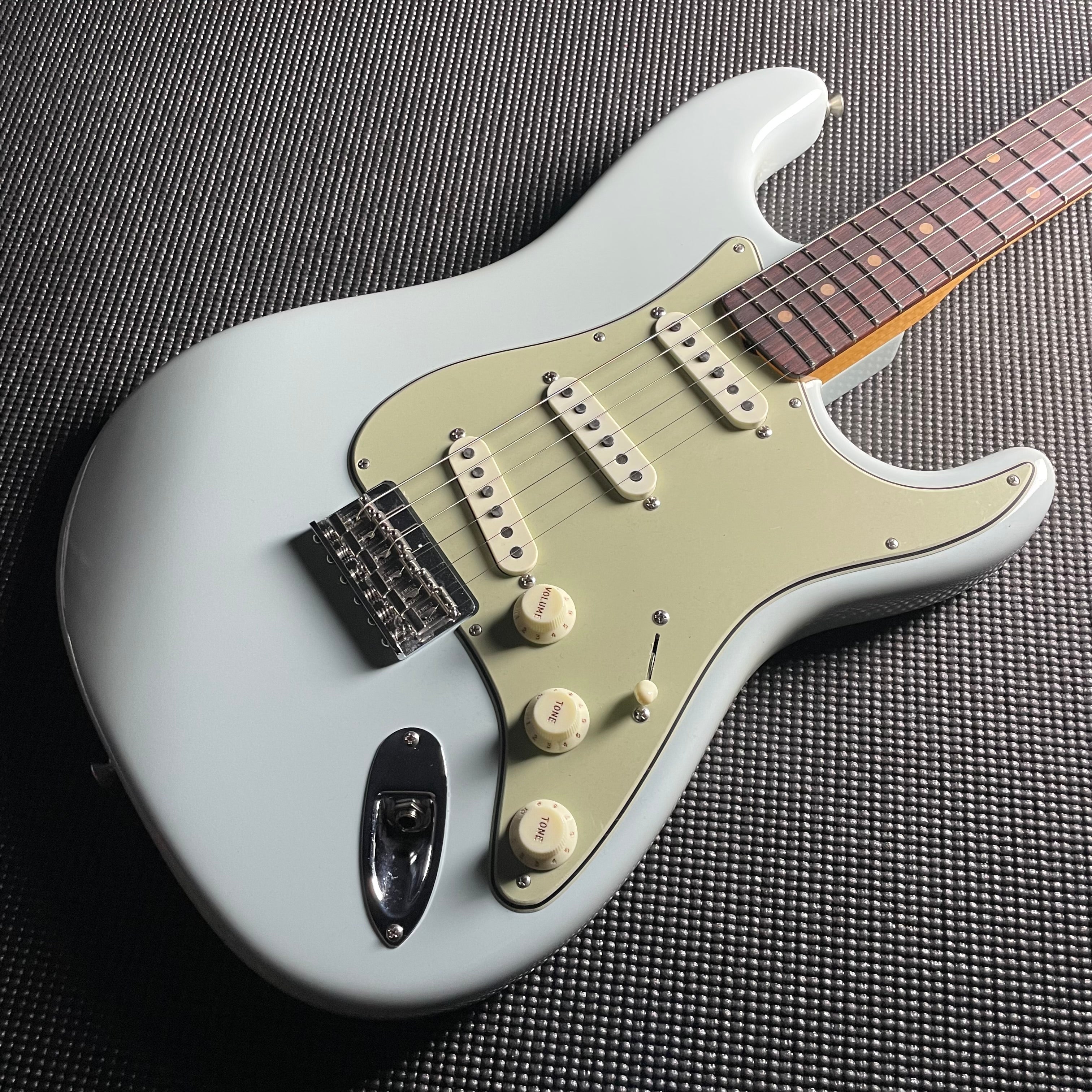 Fender Custom Shop Vintage Custom '59 Hardtail Strat, Time Capsule Package- Faded Aged Sonic Blue (7lbs 2oz) - Metronome Music Inc.