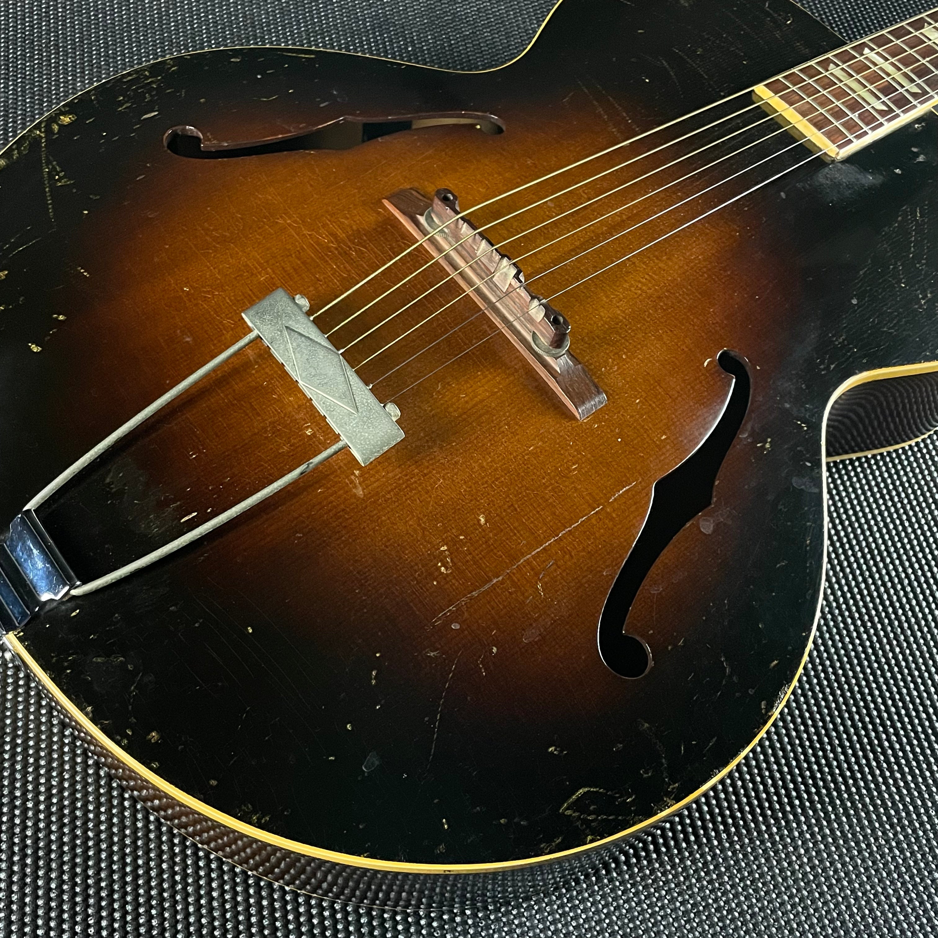 Gibson L-50 F-Hole Archtop Acoustic- Sunburst (1952) - Metronome Music Inc.