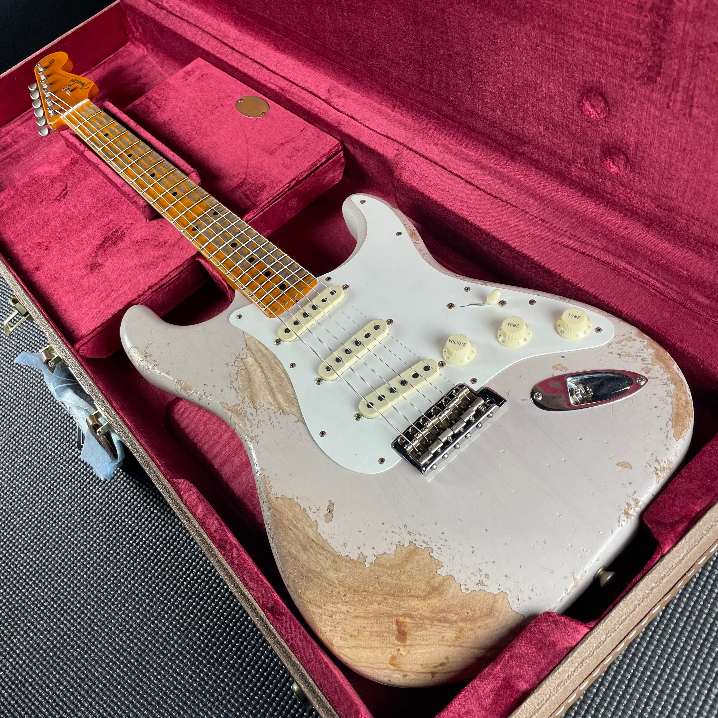 Fender Custom Shop LTD Red Hot Stratocaster, Super Heavy Relic- Aged Dirty White Blonde (7lbs 7oz) - Metronome Music Inc.