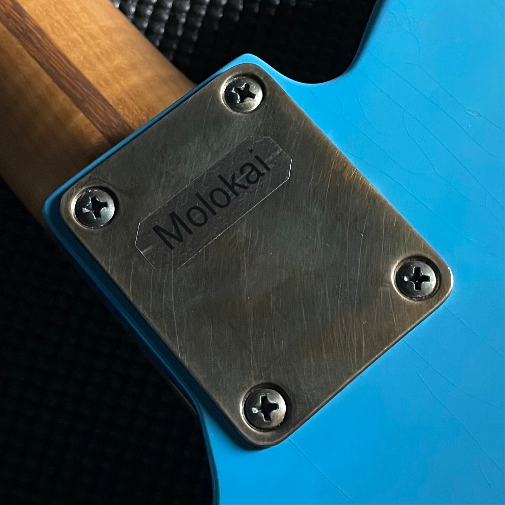 LsL Instruments BadBone 290 "Molokai", Rosewood- Desoto Blue over 3TSB (7lbs 8oz) - Metronome Music Inc.