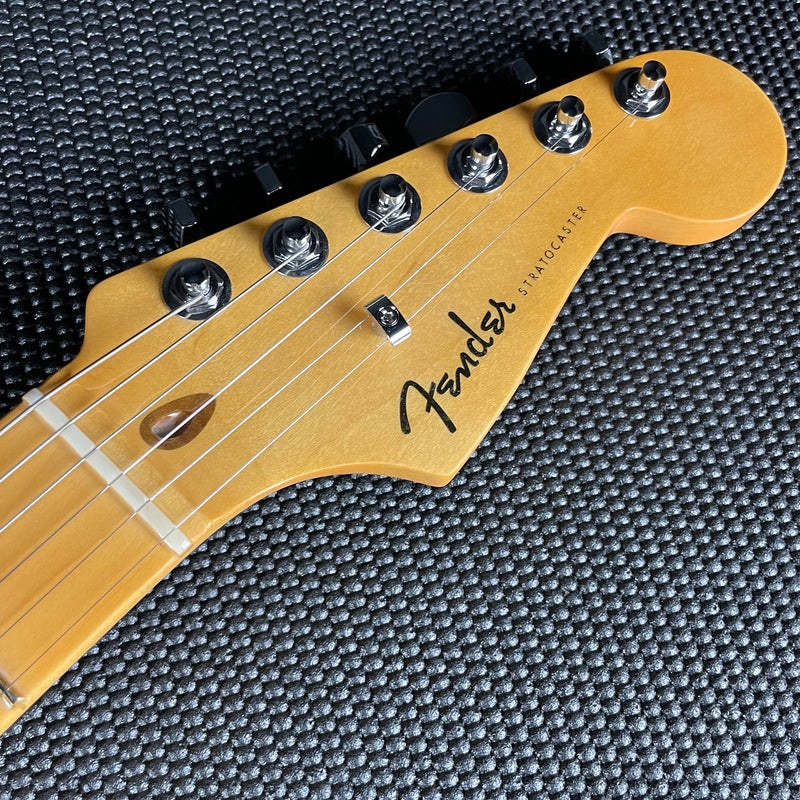 Fender American Ultra Stratocaster HSS, Maple Fingerboard- Texas Tea (US23024432)