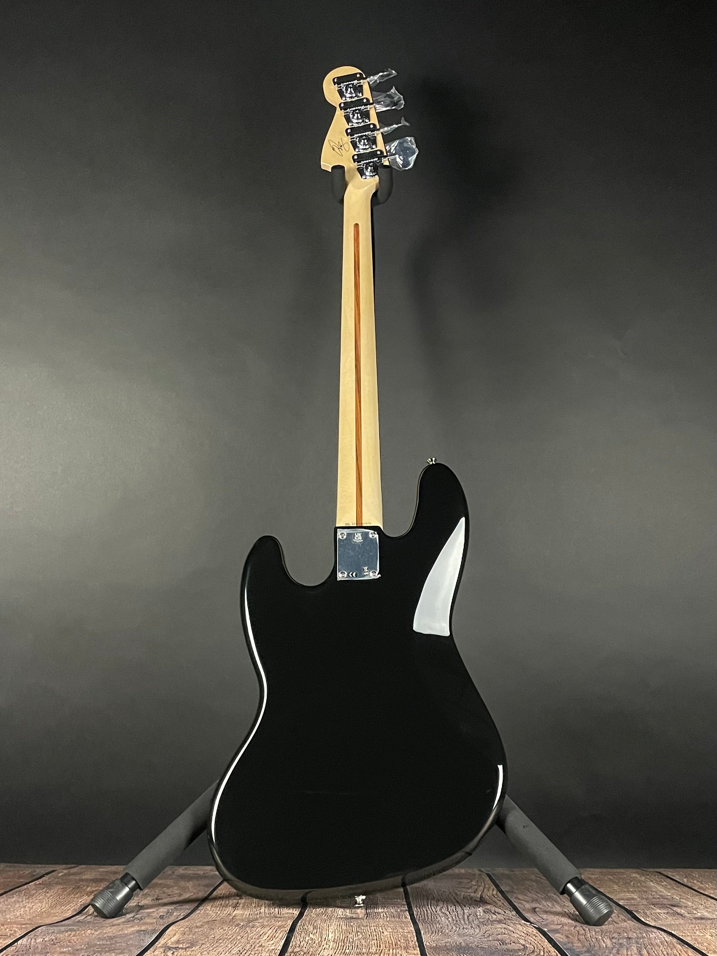 Fender Geddy Lee Jazz Bass, Maple Fingerboard- Black (MX23067479) - Metronome Music Inc.