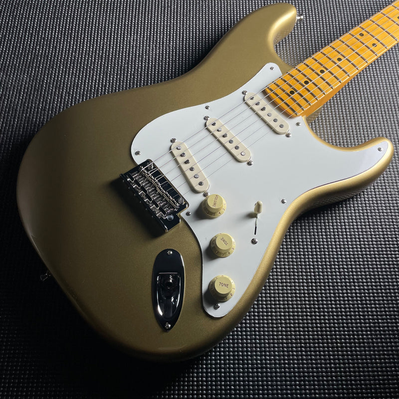 Fender Lincoln Brewster Stratocaster, Maple- Aztec Gold (LB01458)