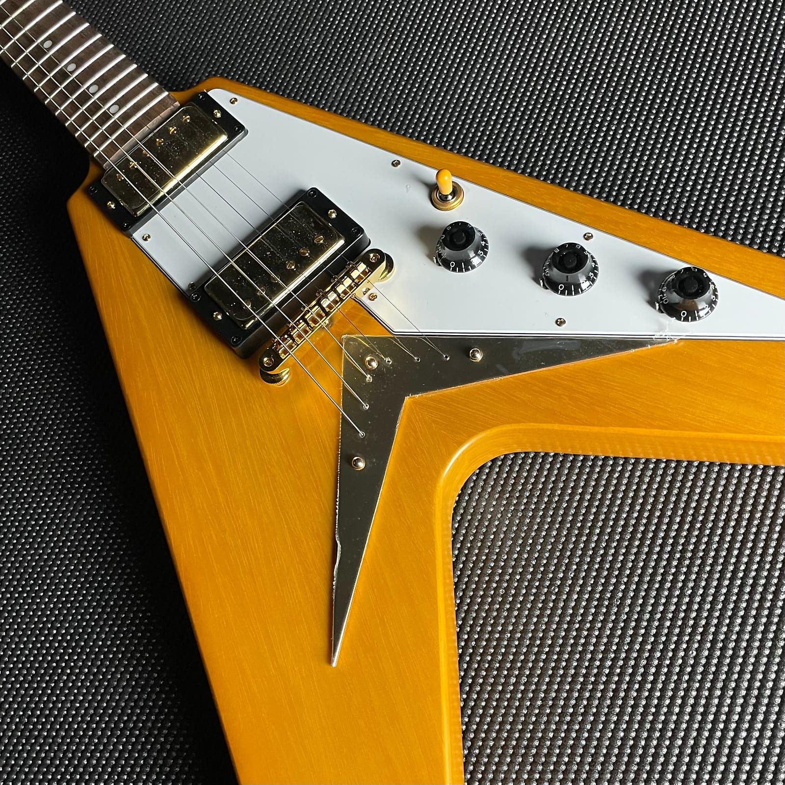 Epiphone 1958 Korina Flying V- Aged Natural (5lbs 11oz)