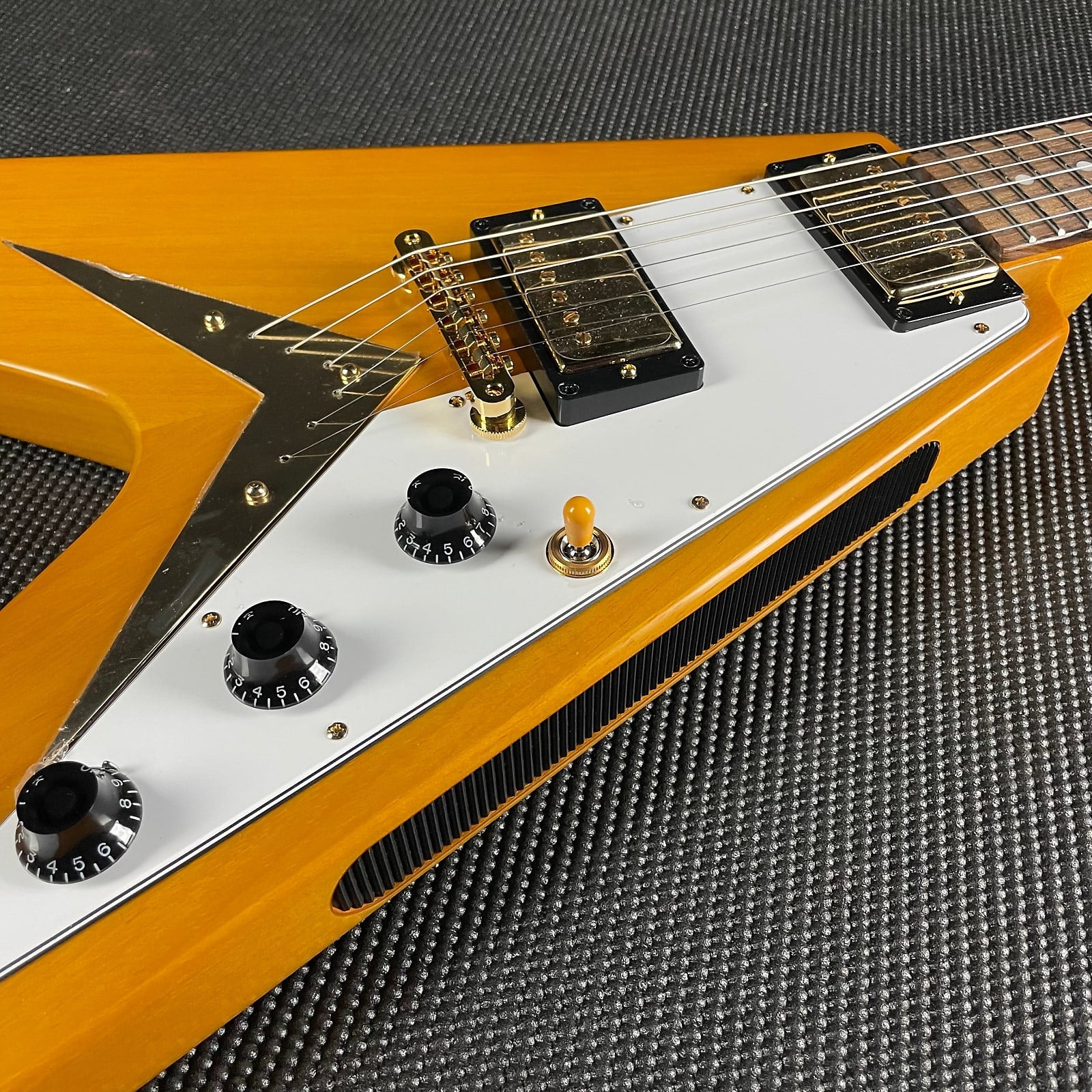 Epiphone 1958 Korina Flying V- Aged Natural (5lbs 11oz)