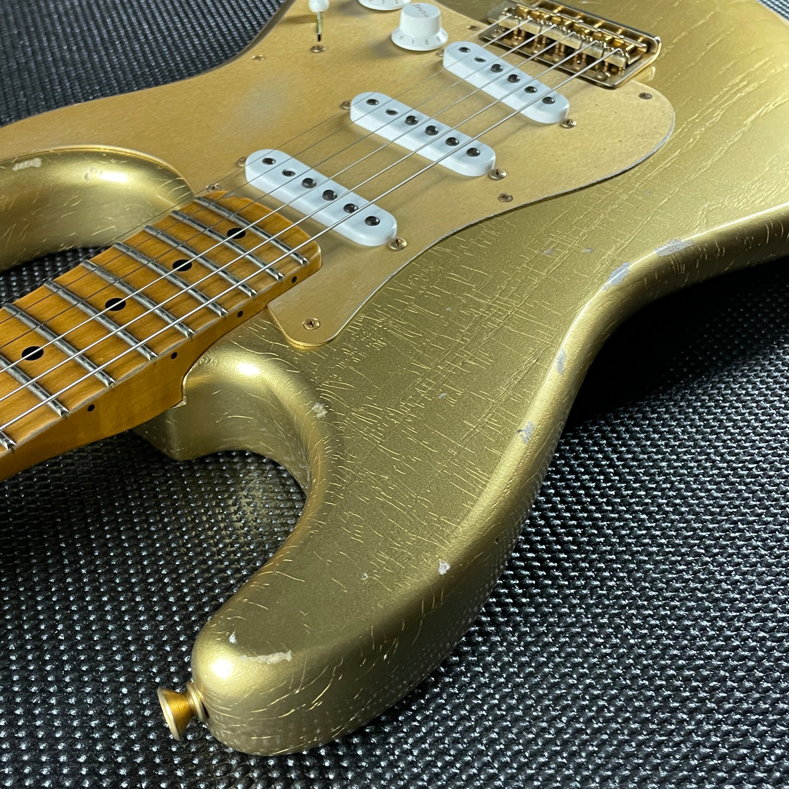 Fender Custom Shop LTD 1955 "Bone Tone" Stratocaster, Relic- Aged HLE Gold (7lbs 12oz) - Metronome Music Inc.