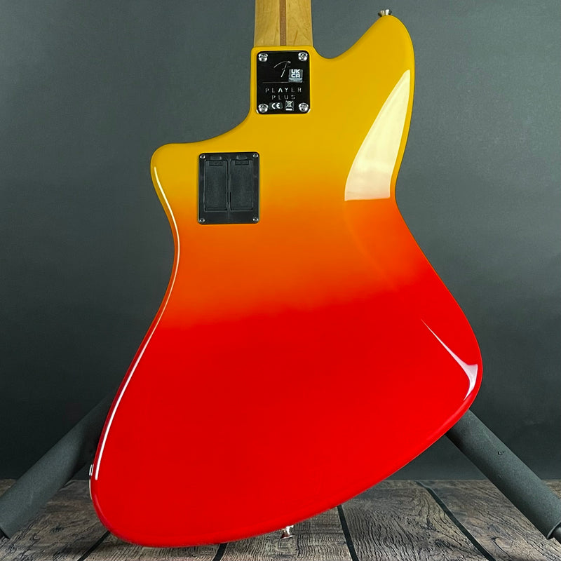 Fender Player Plus Active Meteora Bass, Pau Ferro- Tequila Sunrise (MX22001007) - Metronome Music Inc.