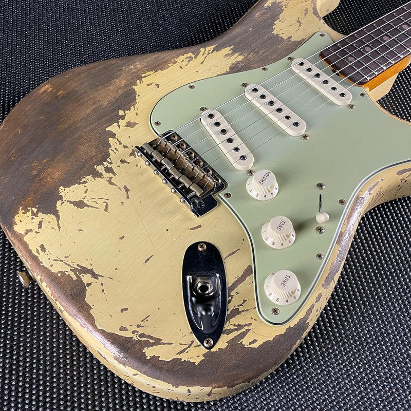 Fender Custom Shop, LTD 1960 Dual Mag II Stratocaster, Super Heavy Relic- Aged Vintage White (7lbs 12oz)