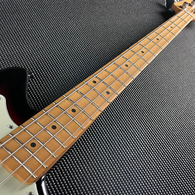 Fender Player Plus Active Meteora Bass, Maple- 3-Color Sunburst (B-Stock) - Metronome Music Inc.
