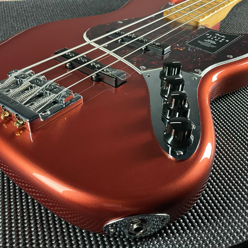Fender Player Plus Jazz Bass, Maple- Aged Candy Apple Red (MX22055326)