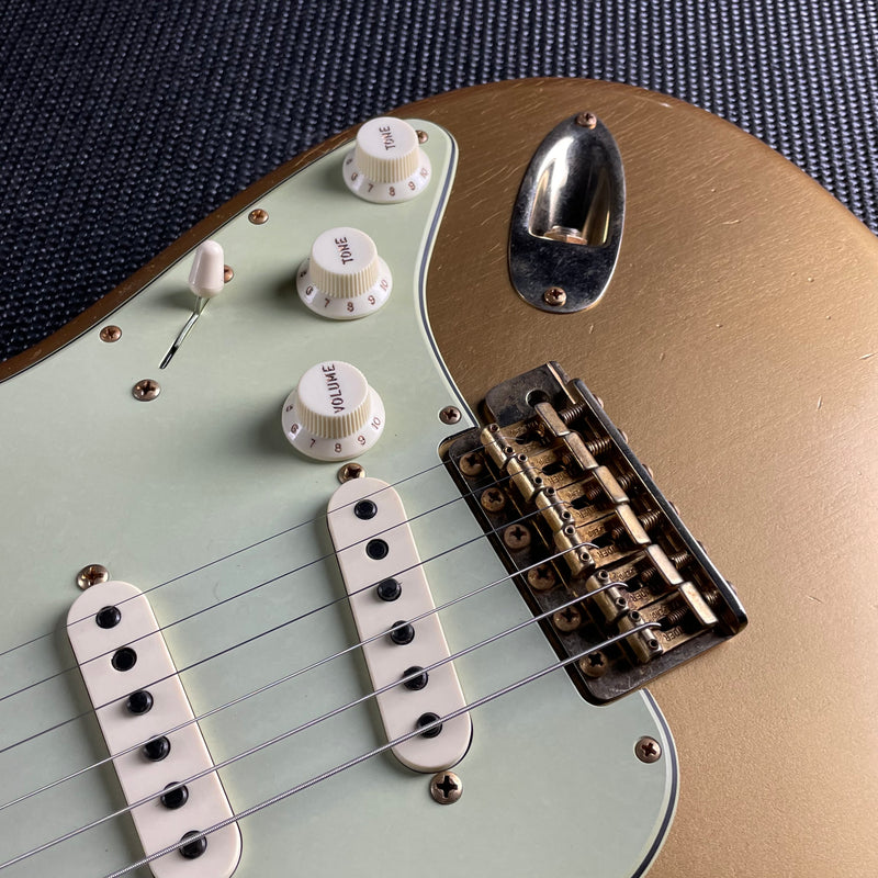 Fender Custom Shop Limited '62 "Bone Tone" Stratocaster, Journeyman Relic- Aged Aztec Gold (7lbs 1oz)