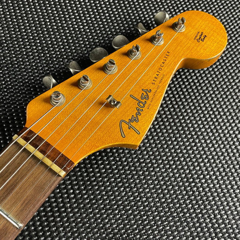 Fender Custom Shop 1961 Stratocaster, Heavy Relic- Super Faded Aged 3-Color Sunburst (mint)