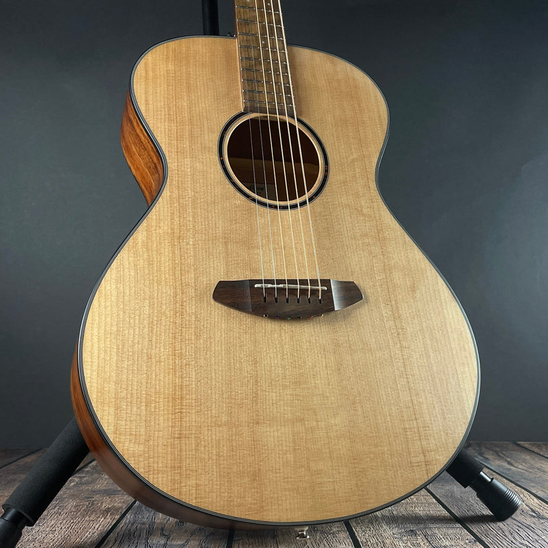 Breedlove Discovery S Concert, Left-Handed - Metronome Music Inc.